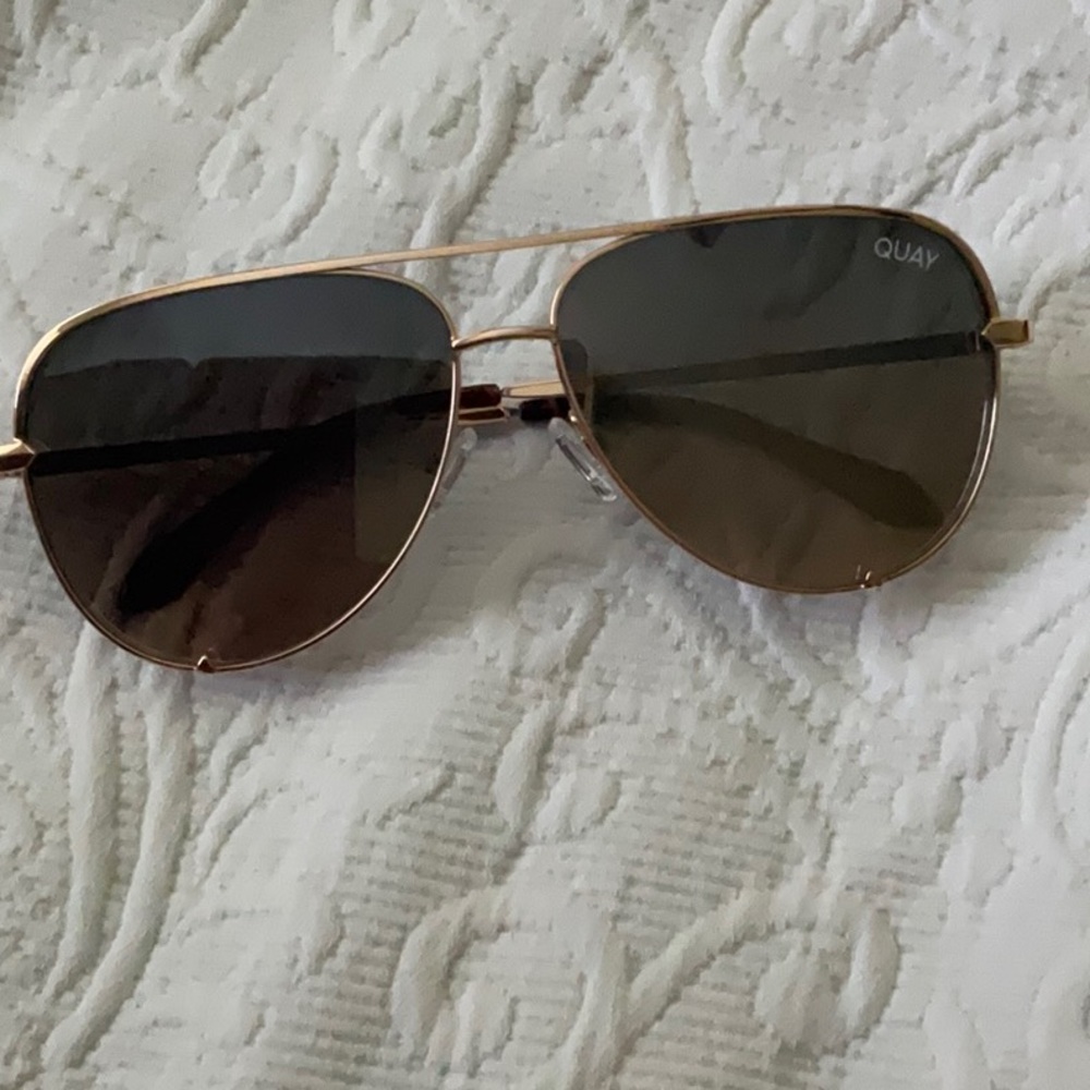 NWT Quay Australia “High Key” Rose Gold Aviator Sunglasses